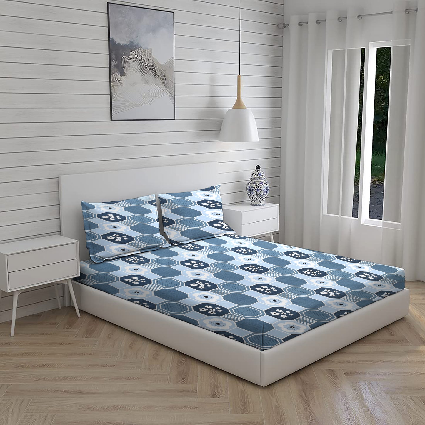 Square Pattern Double Bed Set with Bedsheet and 2 Pillow Covers